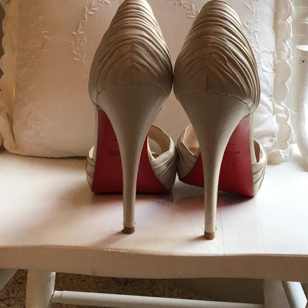 Christian Louboutin Turbella D'orsay Heels - Picture 5 of 6